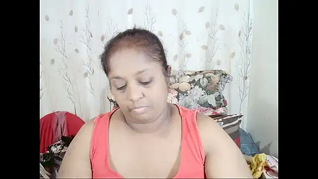 Chat XXX en directo de Indiantasha