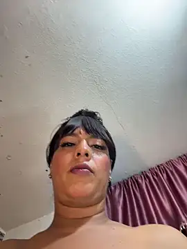 Newshantal_ Show in webcam