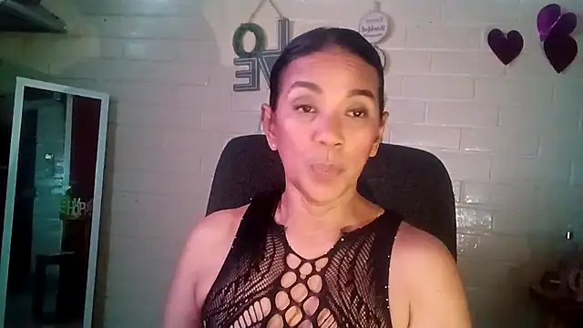 MiiaVelasquez Live XXX-chat