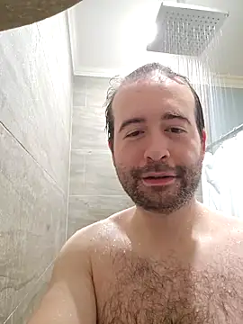 Looney_Goon Show in webcam