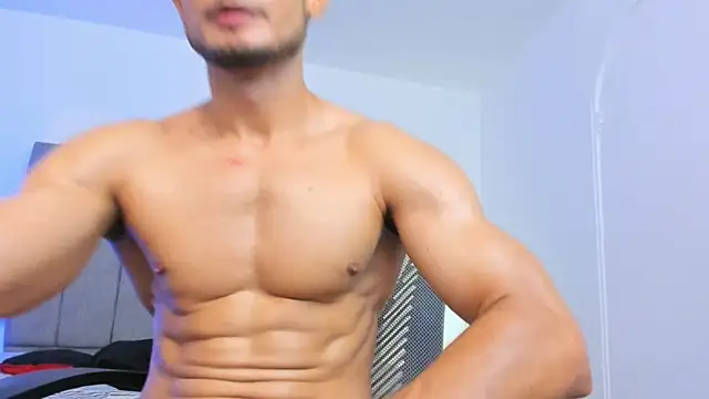 Adonys_Lewis_ Adlı Modelin Web Kamerası Şovu