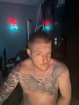 Show modela CloudyKingG na web-kameri