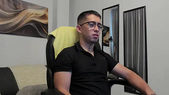 Tommas_Jhonson webcam show