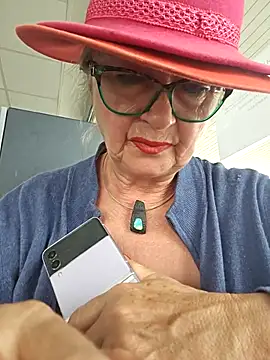 Hot-Mucin Live XXX chat