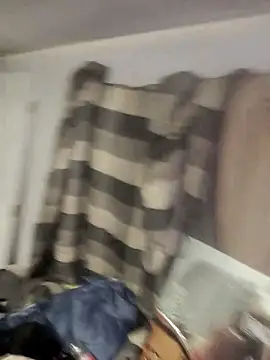 MaddyC6992: διαδικτυακό σόου στην κάμερα