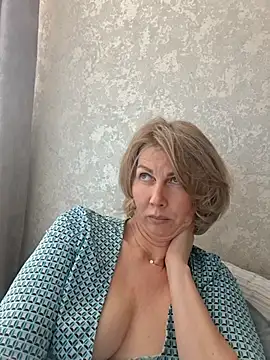 stellahere8 Adlı Modelin Canlı XXX Sohbeti