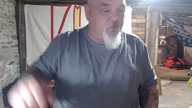 Newfiesausage1972's Live XXX Chat