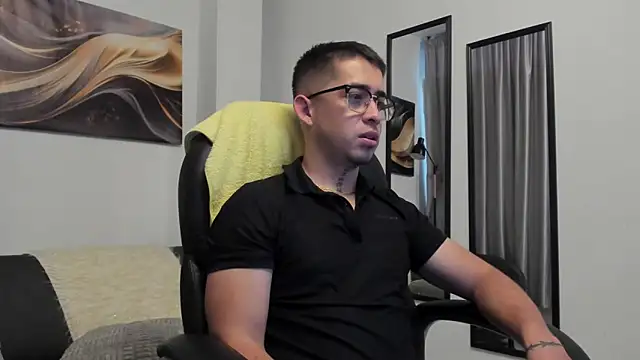 Tommas_Jhonson's Live XXX Chat