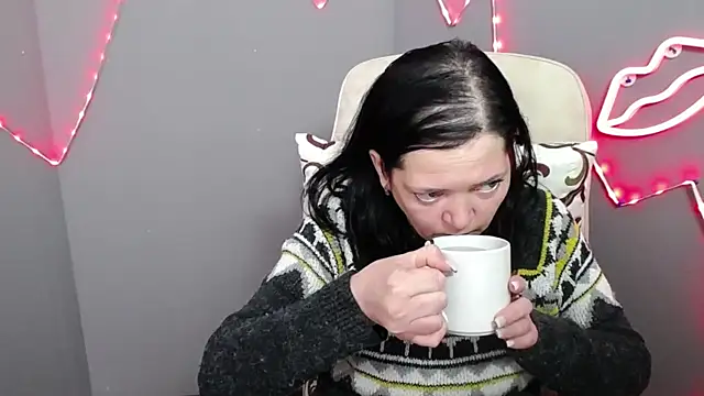 LauraFinn élő XXX-chatje