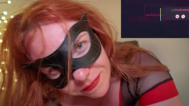 GingerAleMILFのライブXXXチャット