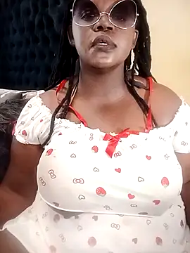 freakycoco81: онлайн-секс-чат