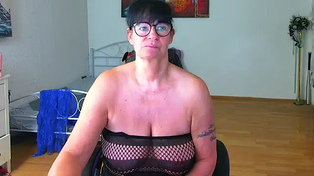 Sylly: απευθείας συνομιλία ΧΧΧ