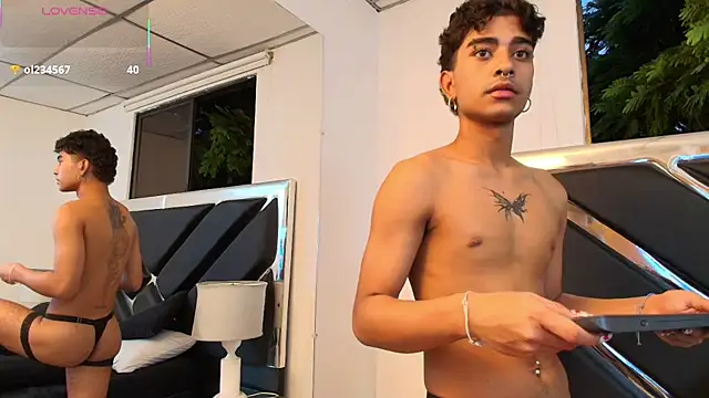 MiikeOthon Webcam Show