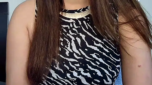 Chat XXX en directo de Nyra-Goddess