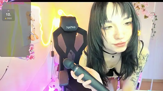 AliceeinWonderlanddd 现场XXX聊天