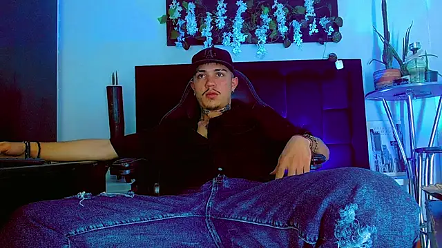 HannibalLester's Webcam Show