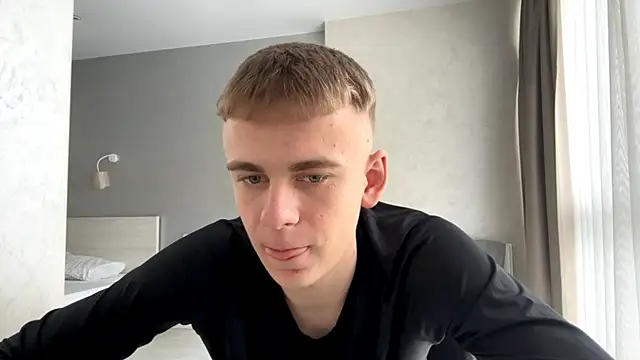 SoloFuryn Live XXX chat