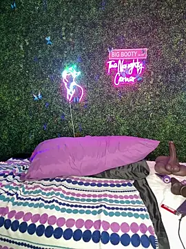 RenaThickAss: онлайн-секс-чат