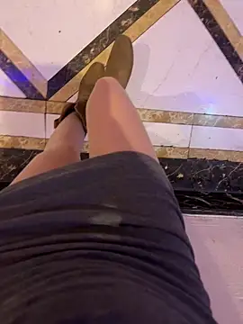 littleqiu: απευθείας συνομιλία ΧΧΧ