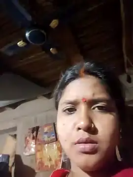 Horny-Rashi Adlı Modelin Canlı XXX Sohbeti