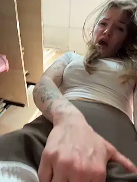 แชท XXX สดของ StreetSquirt