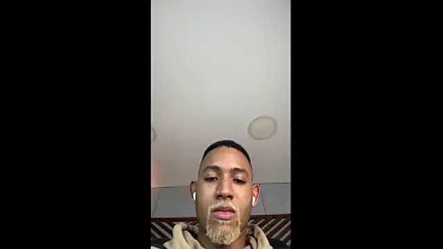 XXX chat uživo modela B_Wild