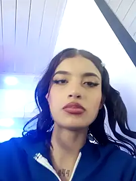 Chatroom XXX en direct de honeyluxe_