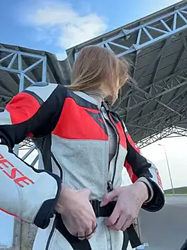 -AngelAri- Pertunjukan Webcam