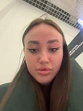 KiraSunshine Adlı Modelin Canlı XXX Sohbeti