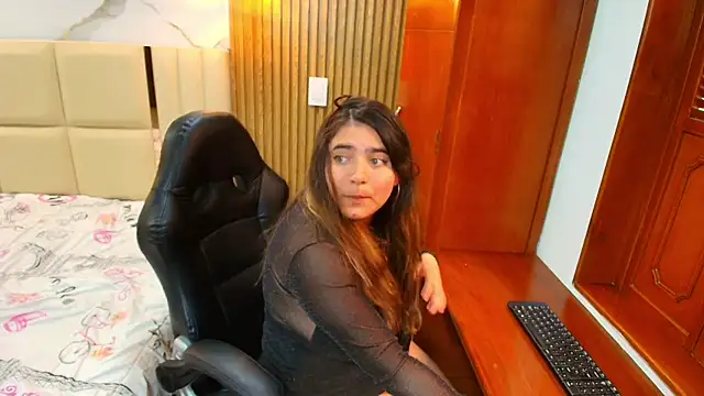 Estrella-gold's Live XXX Chat