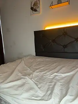 sarah_and_taylor's Live XXX Chat