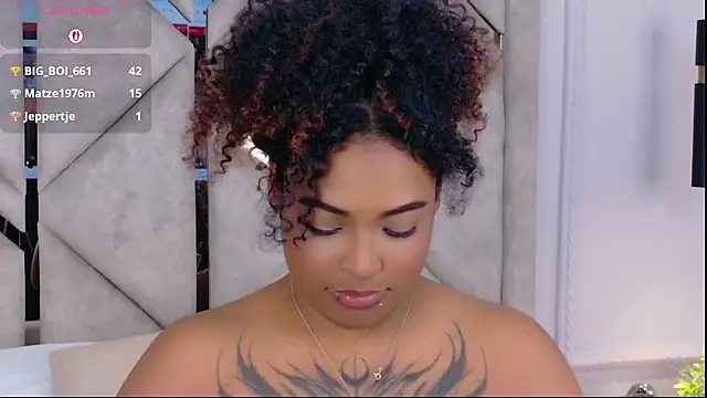 Он лайн чат XXX Cristal-Jonnes