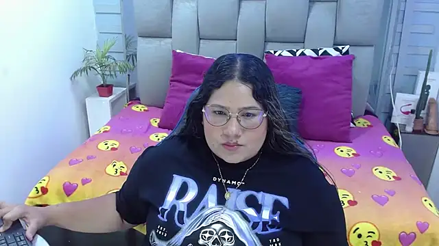 evelin_zaens Adlı Modelin Canlı XXX Sohbeti