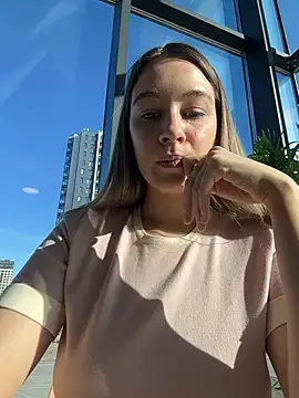 SashaCatt Adlı Modelin Canlı XXX Sohbeti