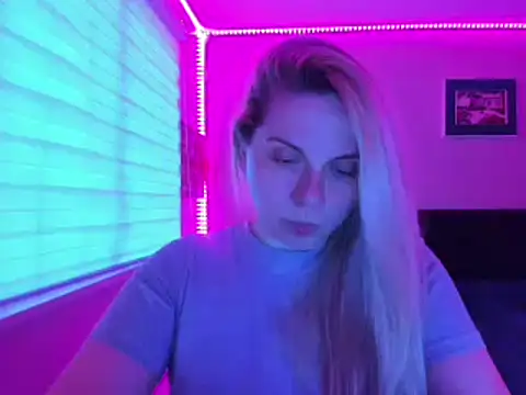 callme_iva's Live XXX Chat