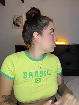 Chat XXX ao vivo de sarah_and_taylor