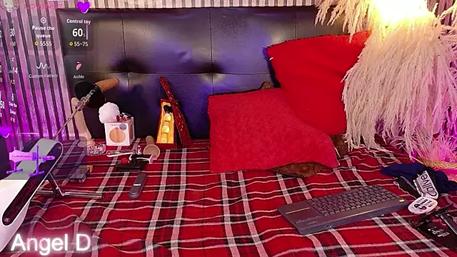 Angeldust19: онлайн-секс-чат