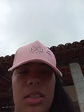 Chat +18 de IndiaPozuda_ ao vivo