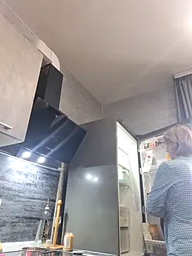 stellahere8 Adlı Modelin Canlı XXX Sohbeti