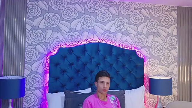 Chatroom XXX en direct de ChloeAndJeanPaul