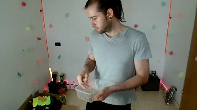 hei_69 Chat XXX in diretta