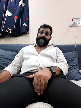 XXX chat uživo modela Fun_Guuy