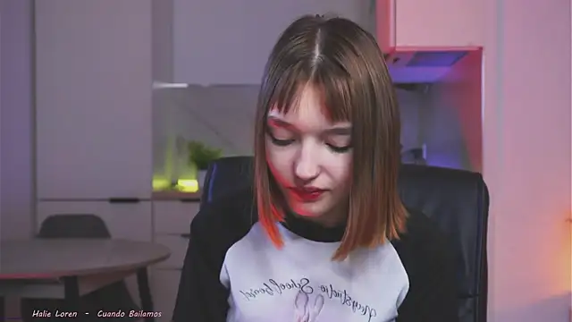 Chat +18 de Leyla_crsh ao vivo