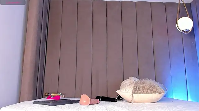 Elise_Diamond Adlı Modelin Canlı XXX Sohbeti