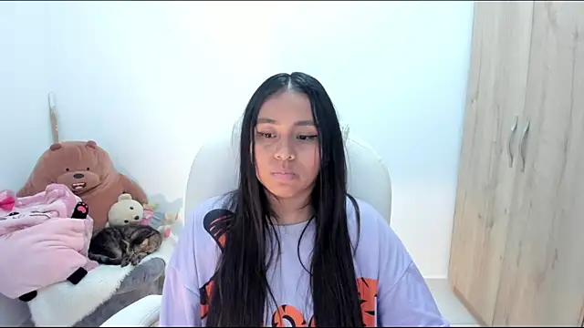 Chat XXX en directo de Ciara8