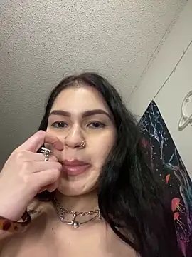 nikkikittyx3 Live XXX-chat