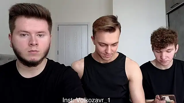 boys_sobolisha: διαδικτυακό σόου στην κάμερα