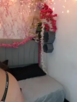 Emily_RousseeのライブXXXチャット