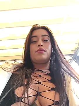 دردشة MissNyraSecret الجنسية المباشرة