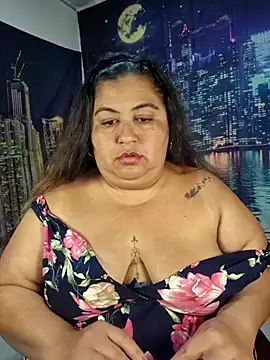 curvy_diva_'s Live XXX Chat